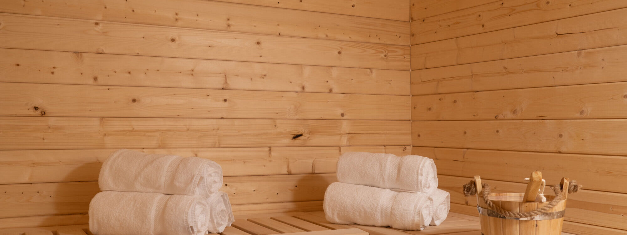 Chalet spa et sauna privatif dans les Vosges : espace détente avec jacuzzi, fitness, sauna et billard dans les Vosges Sainte-Marie-aux-Mines